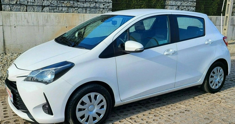 Toyota Yaris cena 32520 przebieg: 164000, rok produkcji 2018 z Radków małe 379